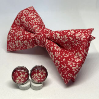 Pajaritas florecitas blancas fondo rojo con gemelos a juego