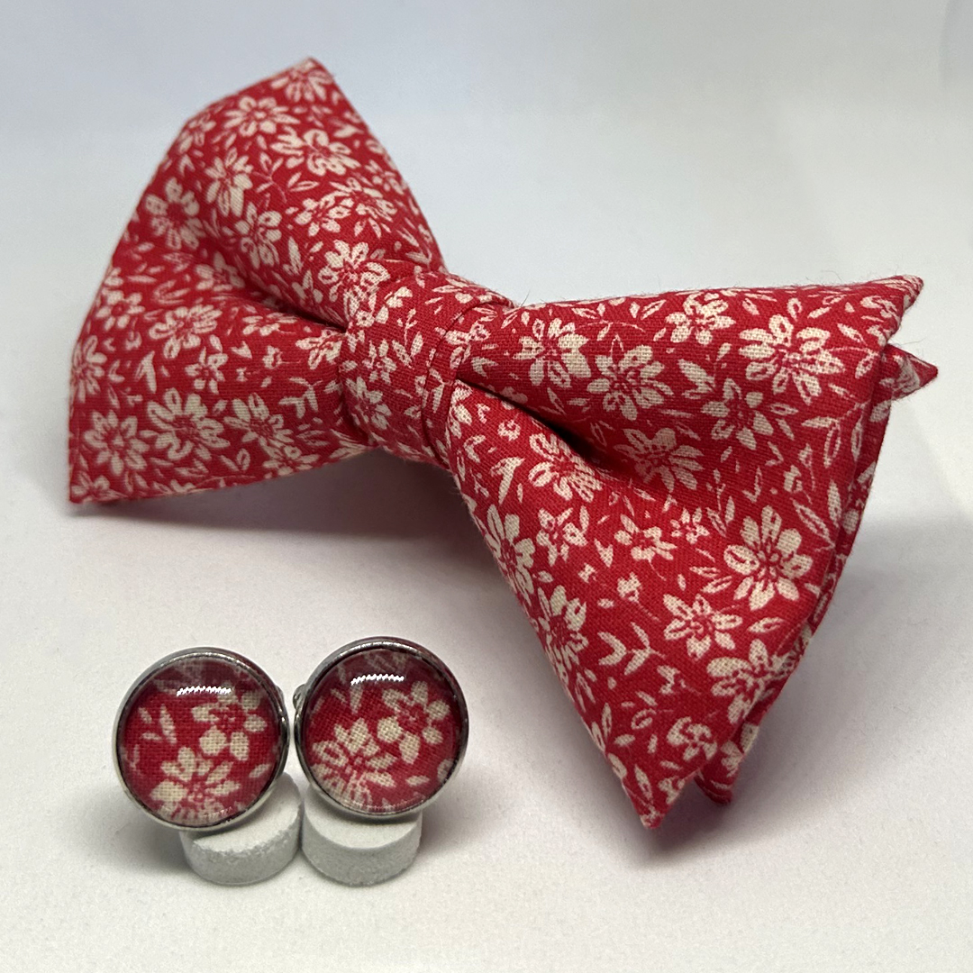 Pajaritas florecitas blancas fondo rojo con gemelos a juego